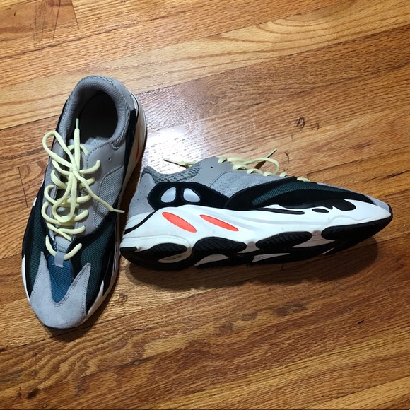 adidas Yeezy Wave Runner 700 Solid Grey Size 11 adidas Yeezy Wave Runner 700 Solid Grey Size 11